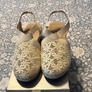 Cloudwalkers Beige Floral Espadrilles
